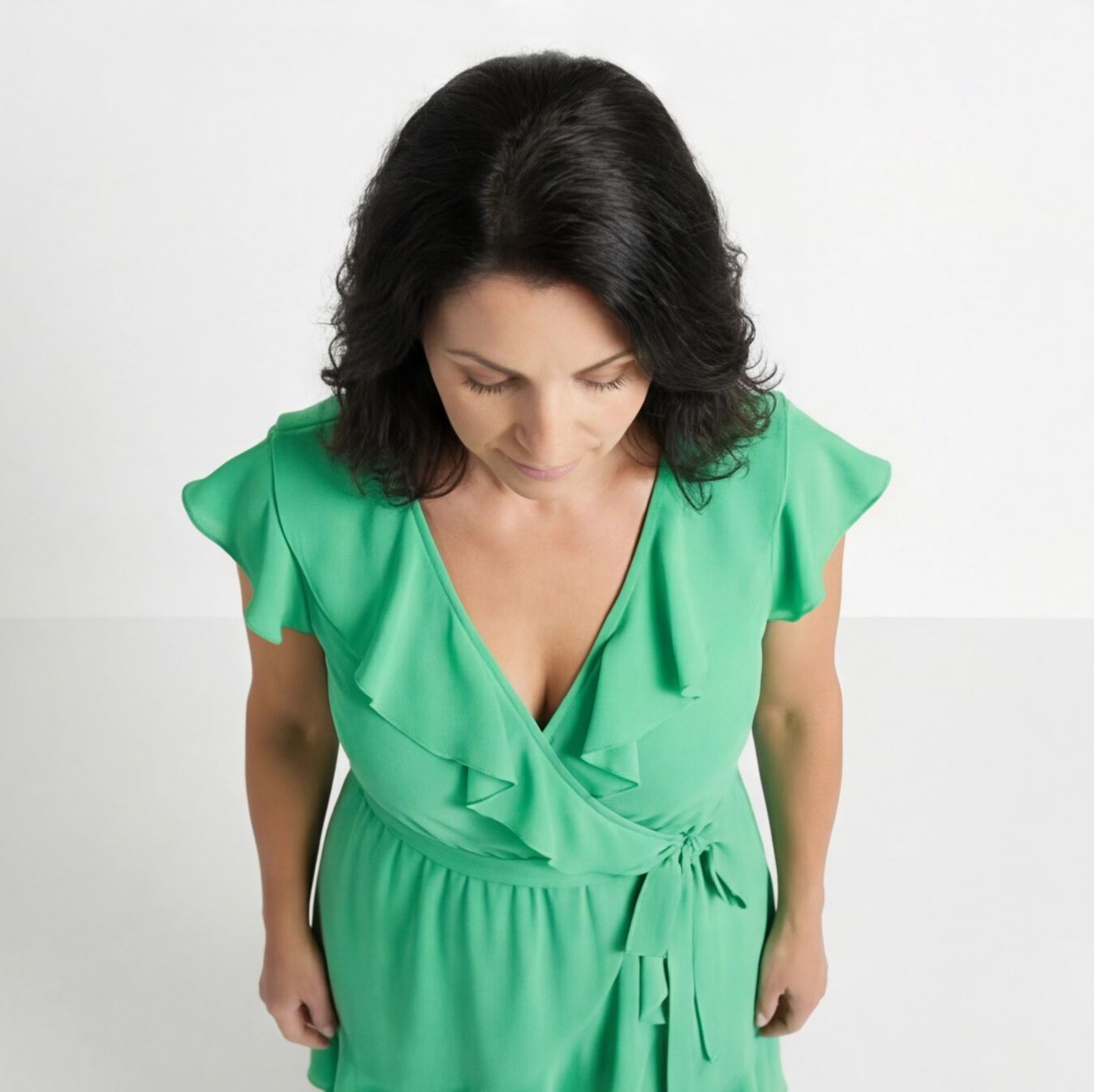 ADRIANA | VESTIDO FEMENINO CON VOLANTES